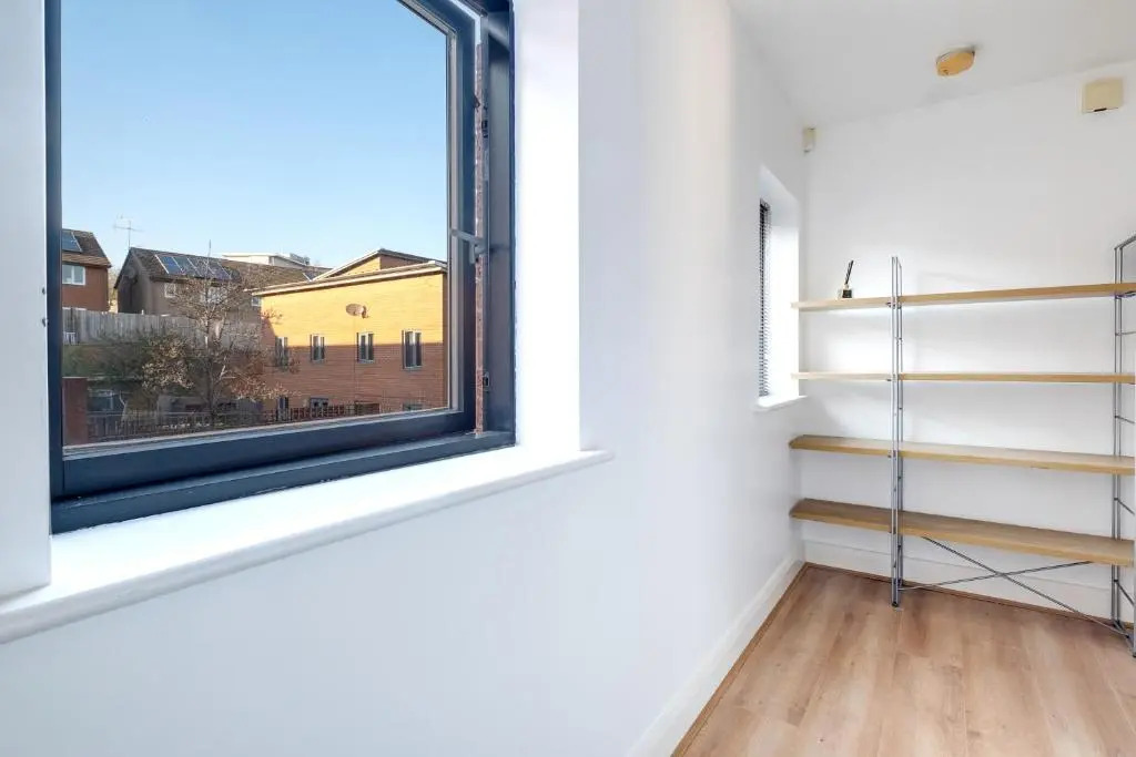 2 Bed Family Apt w/BALCONY & PARKING! ☆ FREE NETFLIX - With 50 Inch Smart TV, FREE NETFLIX & WIFI - Birmingham City Centre, By 02 Academy, Cube & Mailbox
