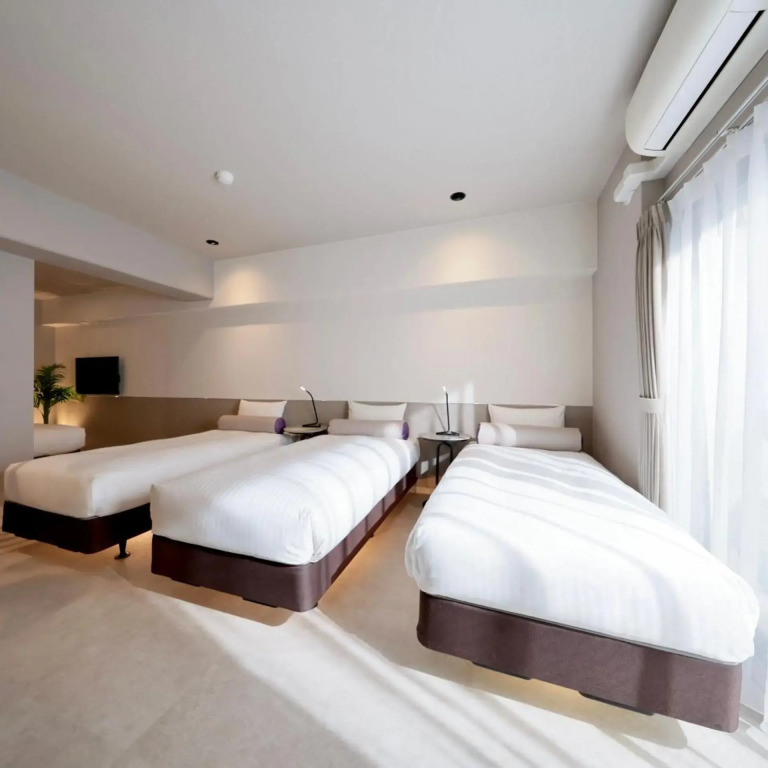 Dotombori Crystal Hotel 3