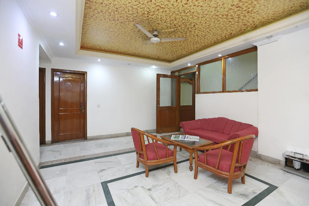 OYO 9585 Hotel Kavya Palace