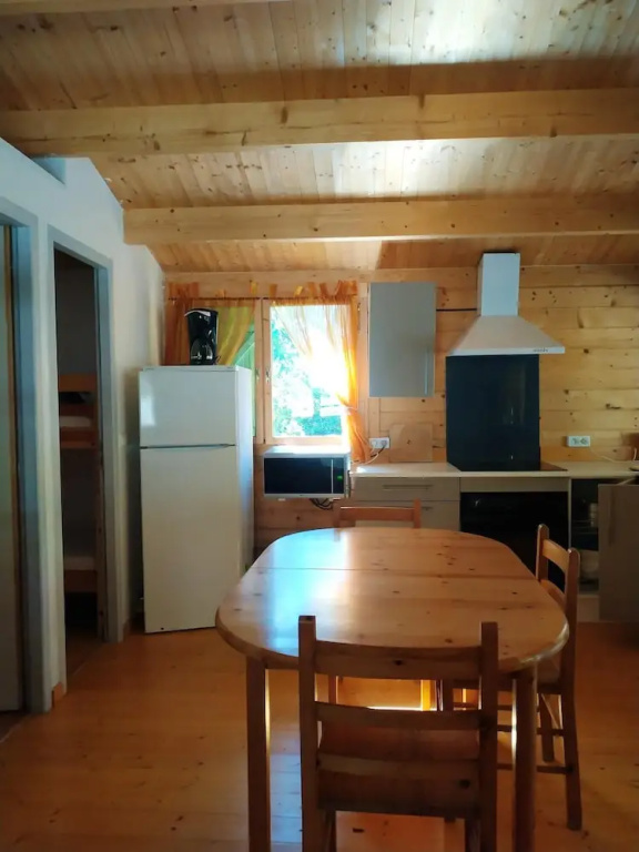 Chalet With 2 Bedrooms In Poussan With Enclosed Garden
