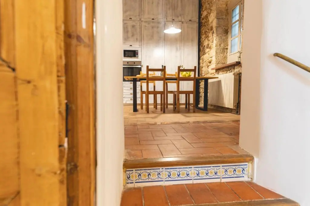 Bravissimo Plaça del Vi, Authentic Historic Apartment