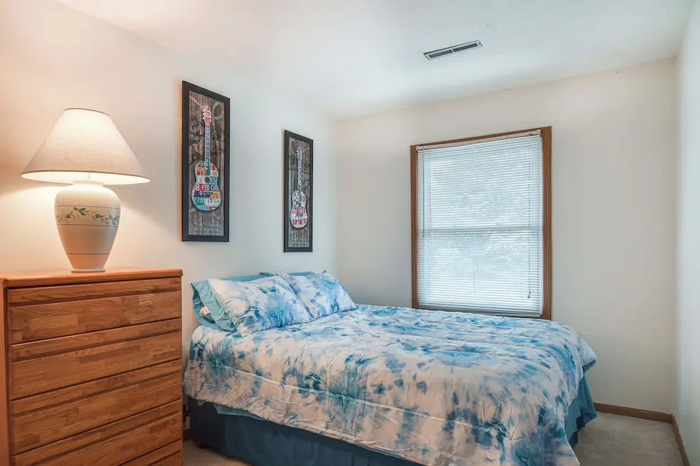 Welcoming Condo in Davenport: Central Location!