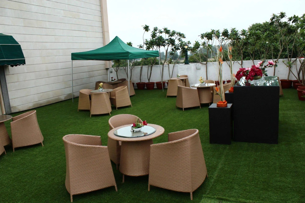 Nidhivan Sarovar Portico Vrindavan