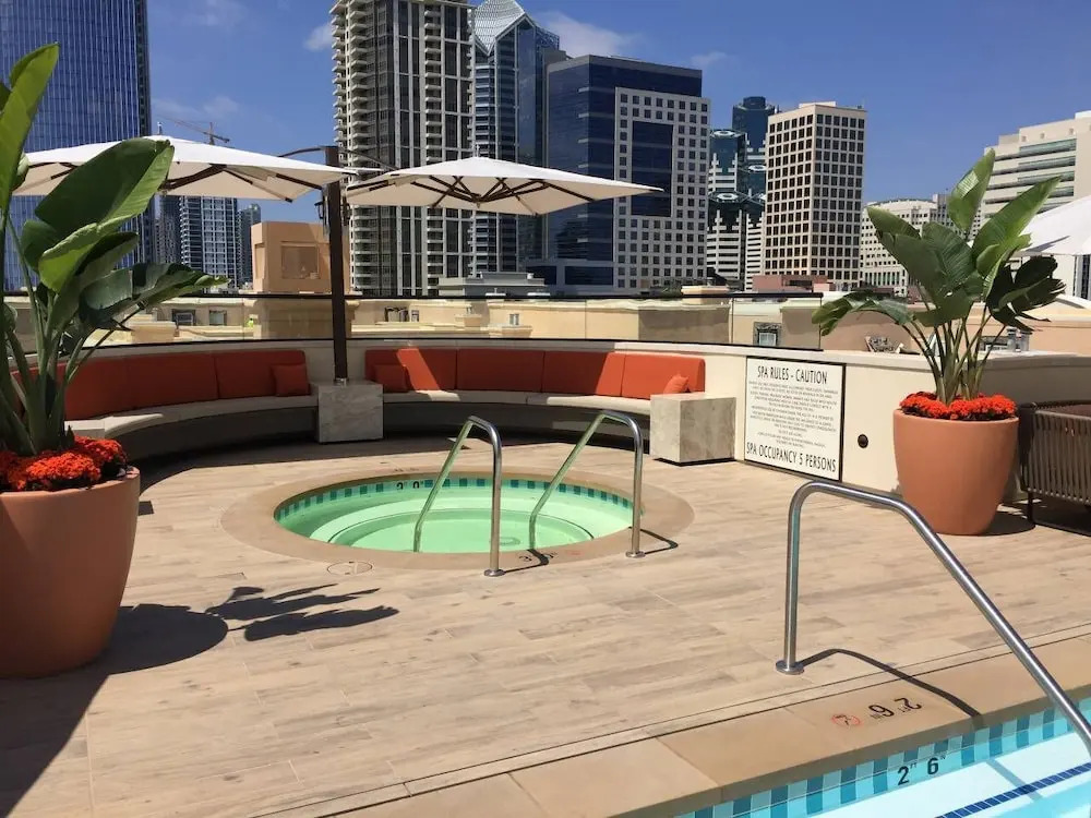H3 -Gorgeous Multi Level San Diego Loft - Work or Escape Free Parking - #1 Location!