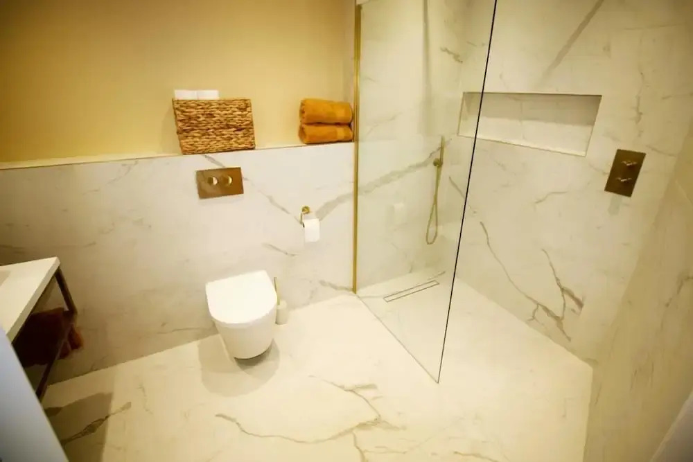 Newly Refurbished Cottage - Sleeps 4 - Central
