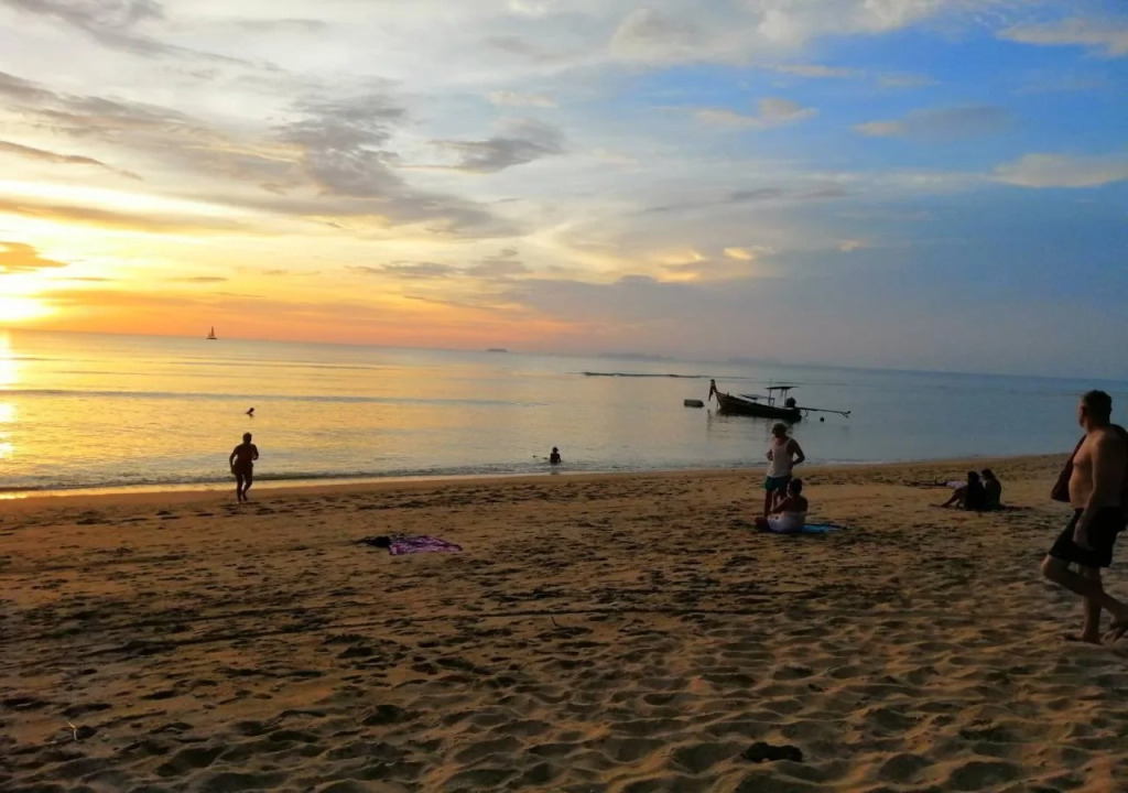 Lanta Riviera Beach Resort