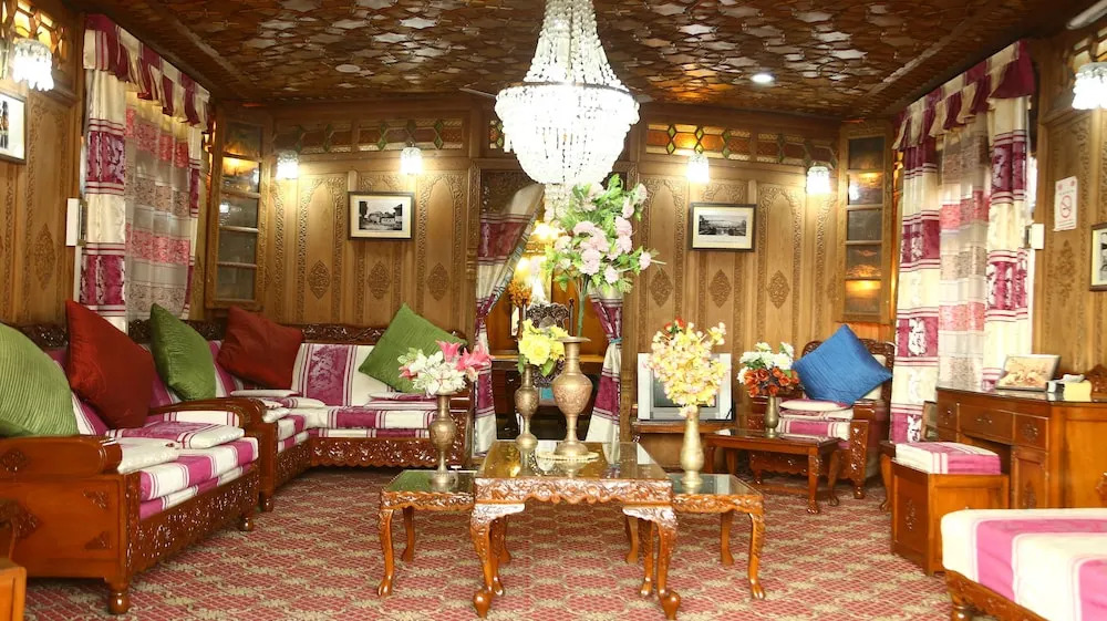 Aziz Palace Group of Houseboats