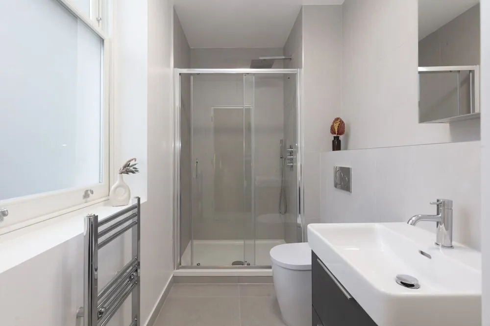 Deluxe North Central London Apartment