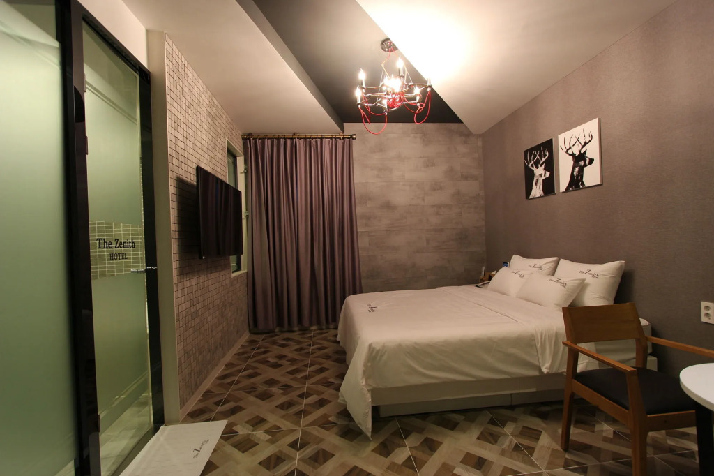 The Zenith Hotel