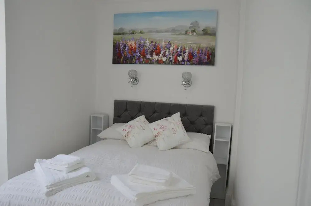 Holly Lodge