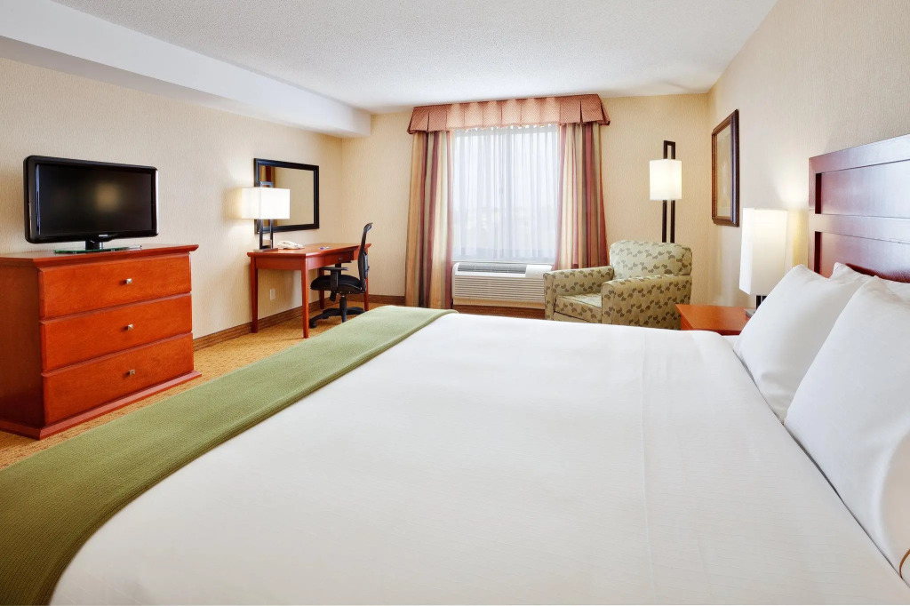 Holiday Inn Express Hotel & Suites Clarington - Bowmanville by IHG