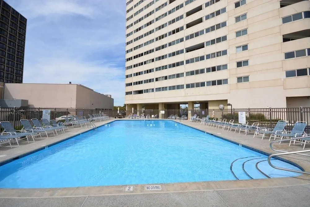 Atlantis 807 - 2 Br Condo
