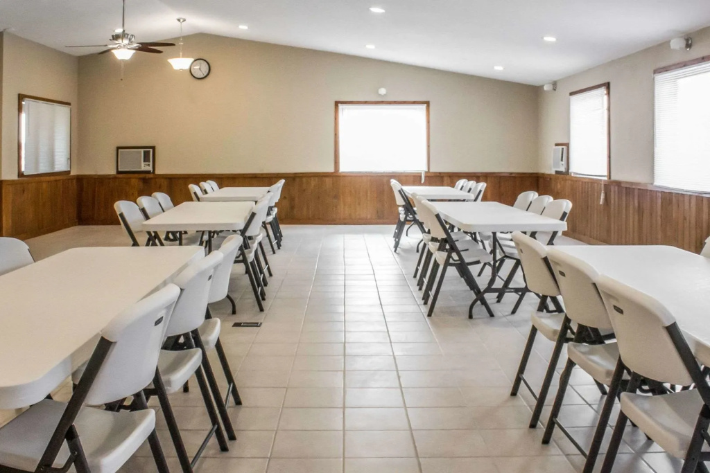 Le Mars Inn and Suites