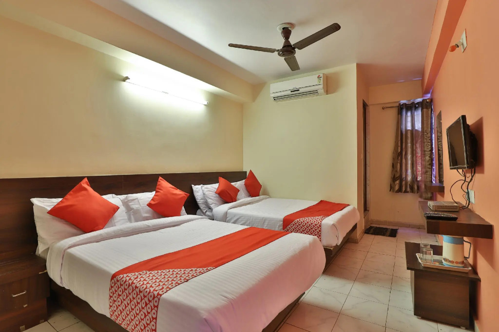 OYO 2427 Hotel Raj Palace