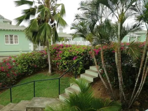 Baydreams 1-bed/1-bath condo