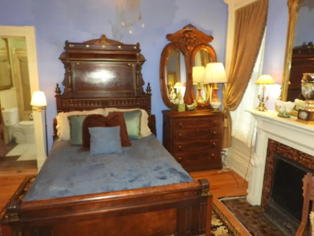 Johnstone Mansion