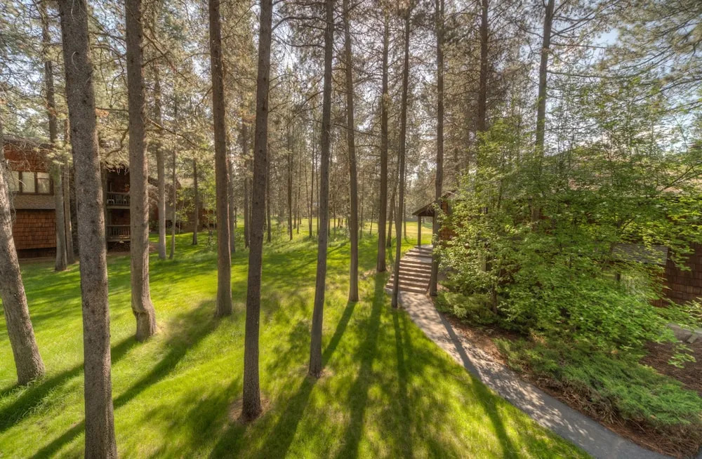 Wildflower Condo #44 by Village Properties at Sunriver