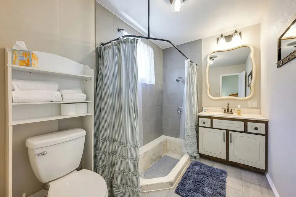 8 Mi to Hiking: Home w/ Patio in Dtwn Pioche