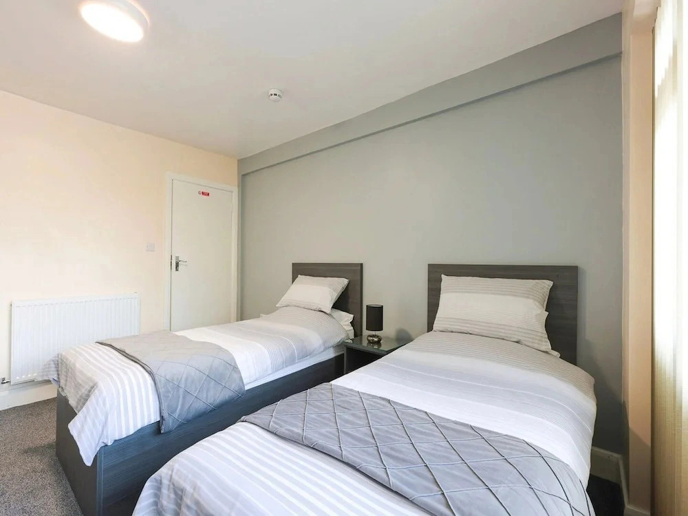 Standard Twin Room - Shared