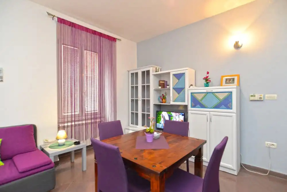 Apartment 1673