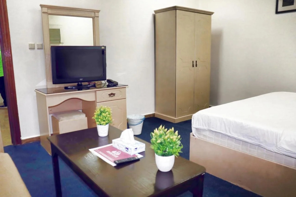 Al Farhan Hotel Suites (Exit 15)