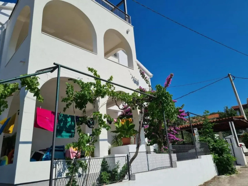 Apartments Lilac- 100m from beach
