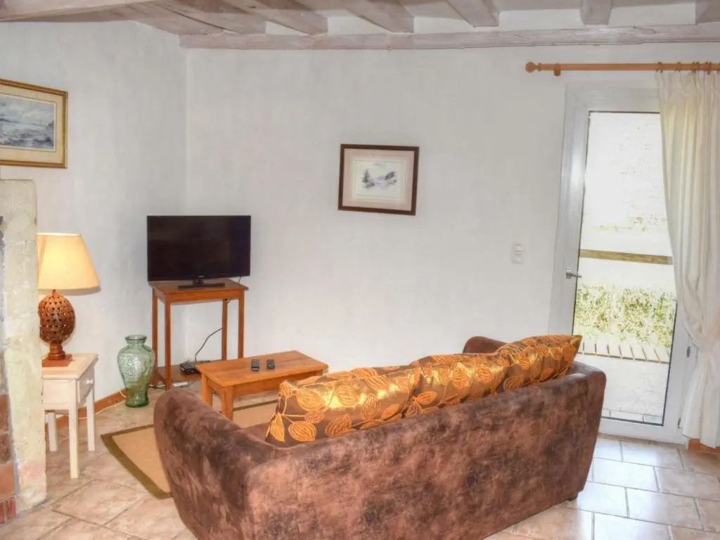 Charmant gîte paysan XIXe avec terrasse et jardin bordé par un ruisseau, à 1,5 km dAzay-le-Rideau - FR-1-381-417