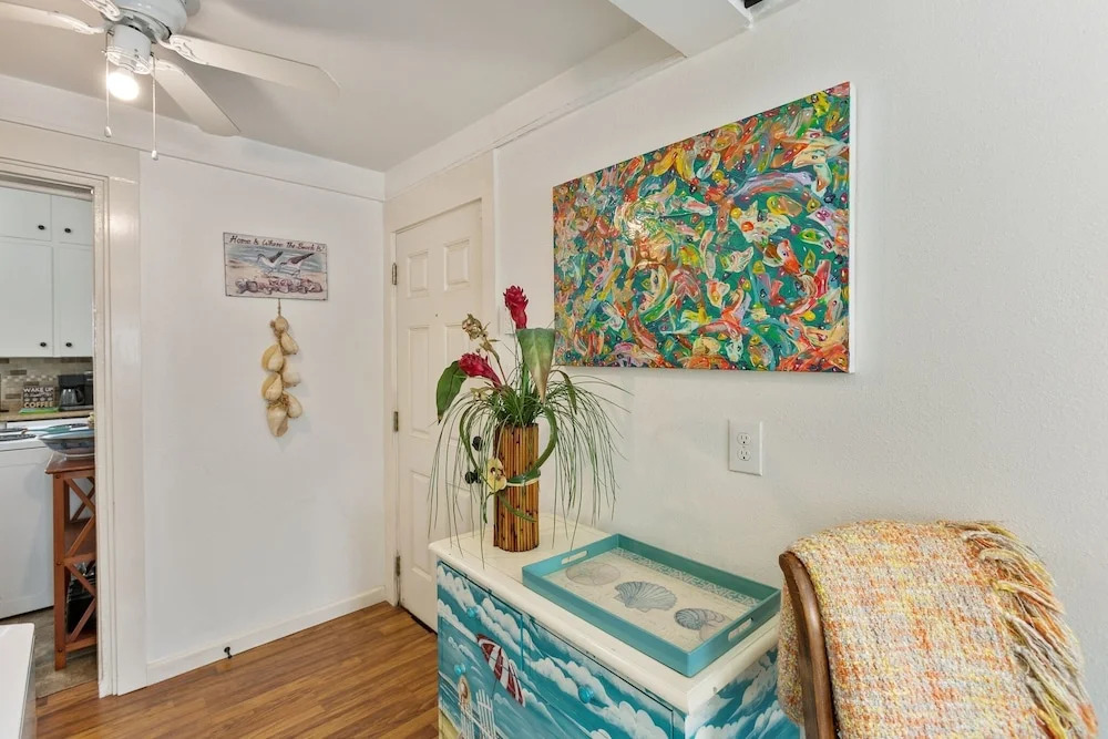 Tina Marie - Just 1 Block To Seawall Beach! 3 Bedroom Home by Redawning