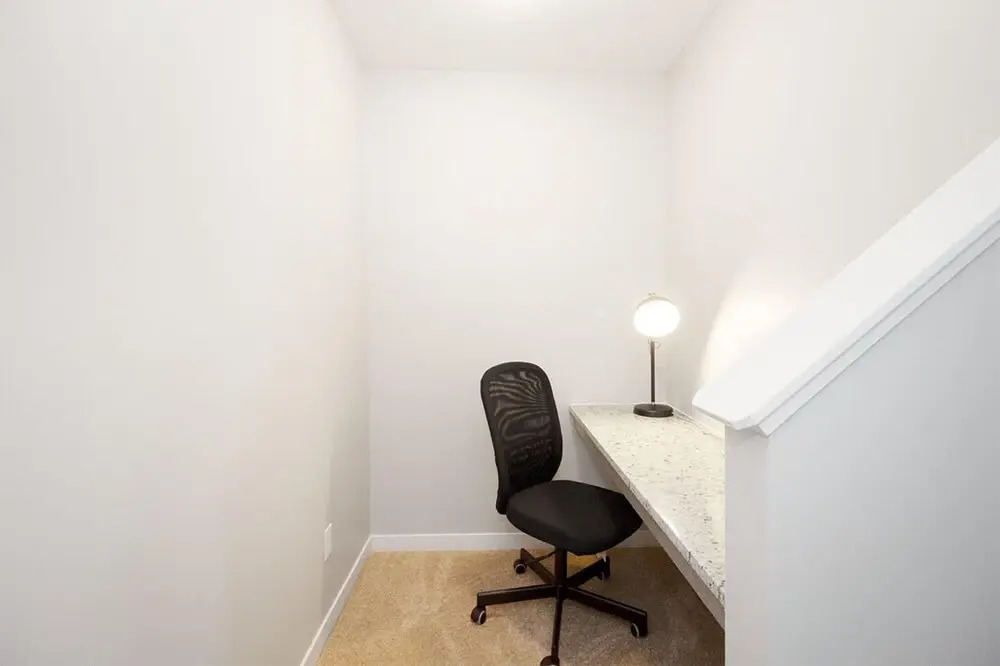 Cheerful 4 Bedroom Townhouse With Parking Wifi