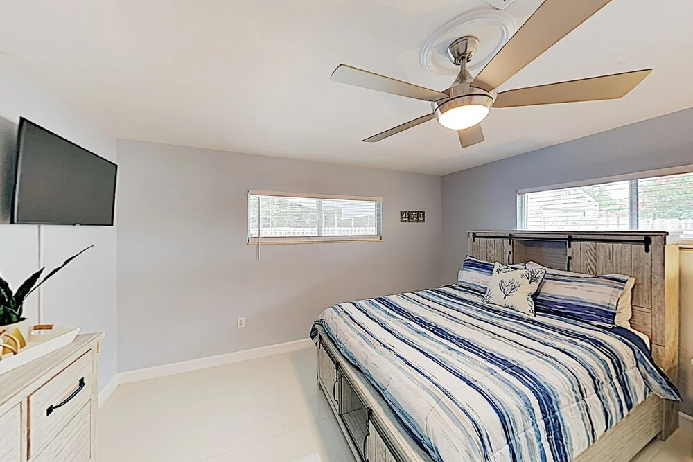 New Listing! Updated W/ Caged Pool & Patio 4 Bedroom Home