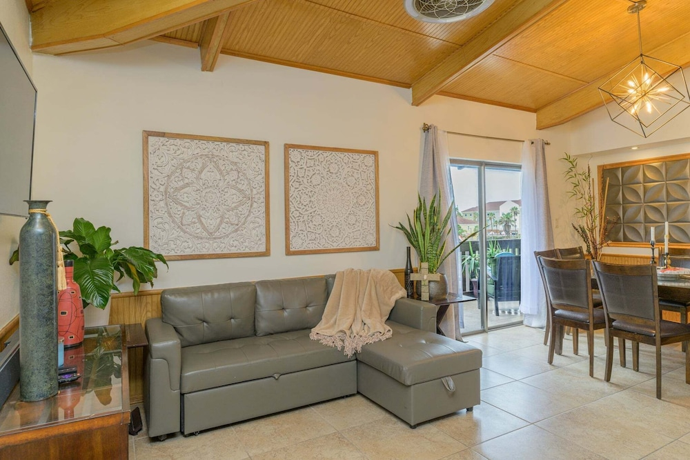 Tiki 323 - Stylish 1br Condo Sleeps 4 Near Beach 1 Bedroom Condo