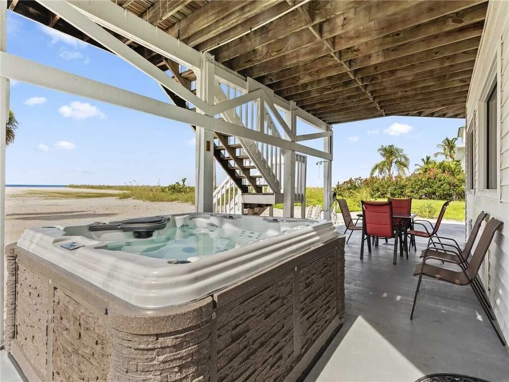 Beach Sanctuary, Beach Front, Views, 4 Bedrooms, Hot Tub, Sleeps 10