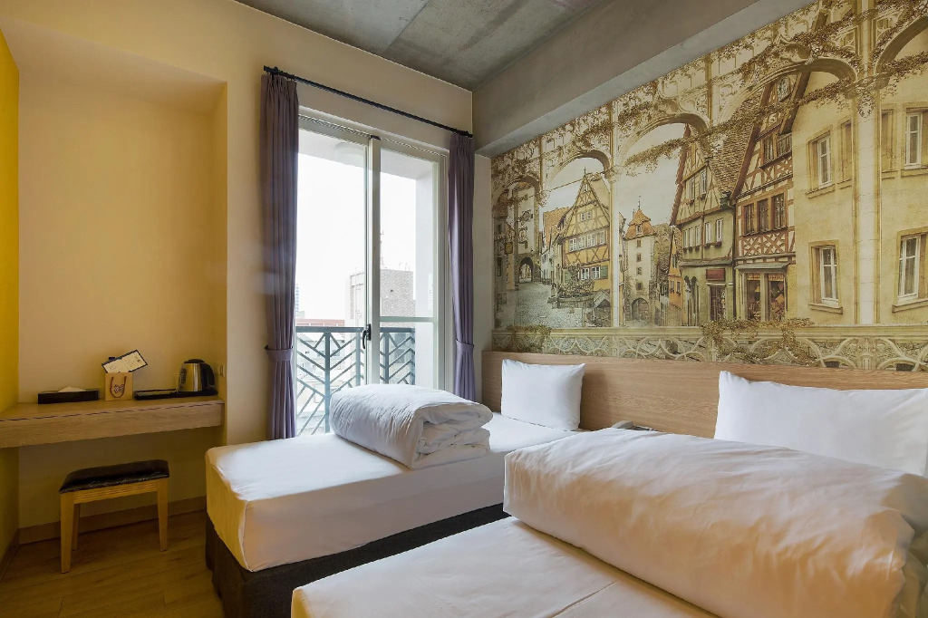 CHECK inn Express Taichung Yizhong