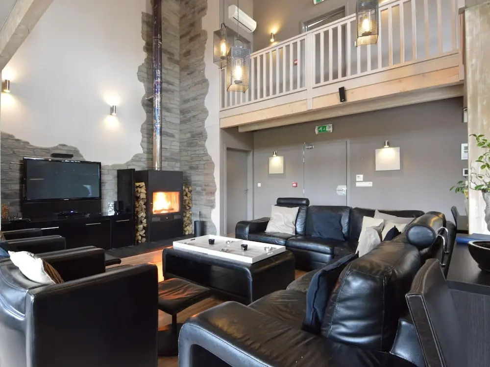Luxurious Villa in Nadrin Belgium with Sauna & Hot Tub