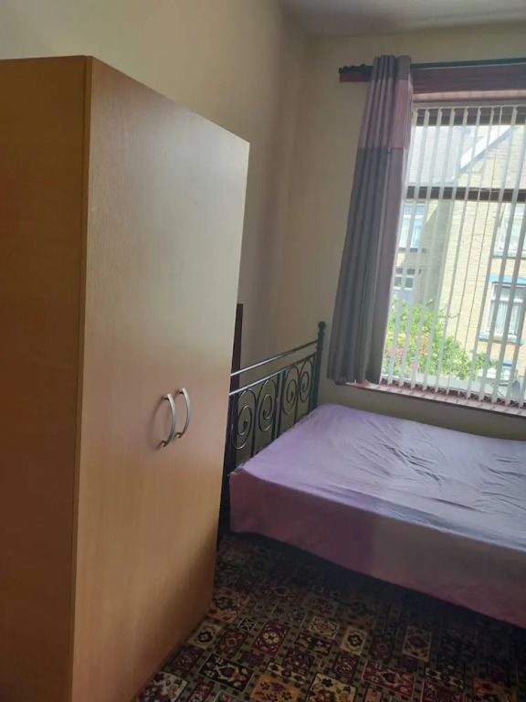 Paradise Apartment- Female Only