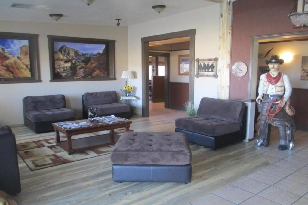 Broken Spur Inn & Steakhouse