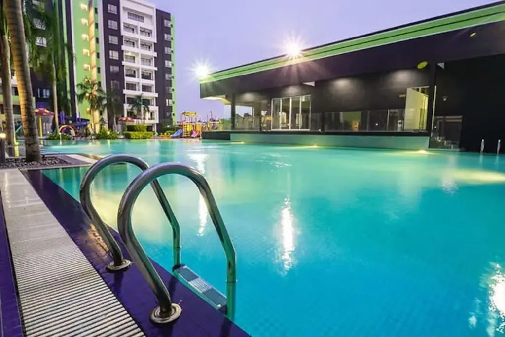8 GroundFloor PoolSide Waterpark Manhattan Homestay lpoh