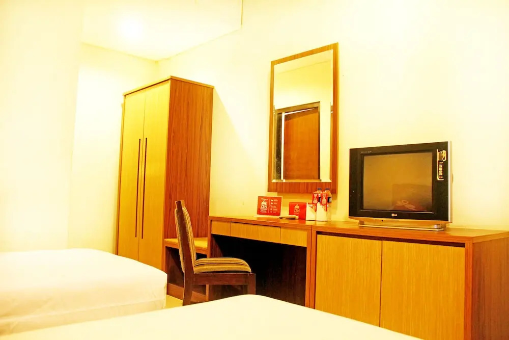 ZEN Rooms Riau Martadinata