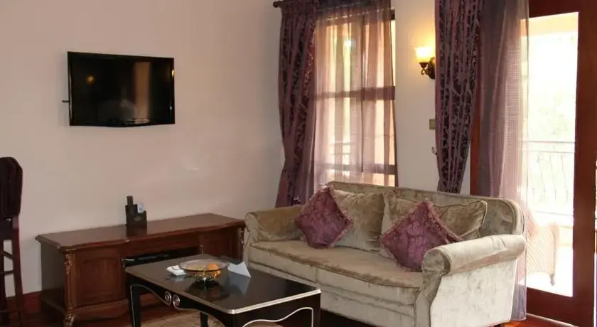 Collingham Gardens Residence & Club