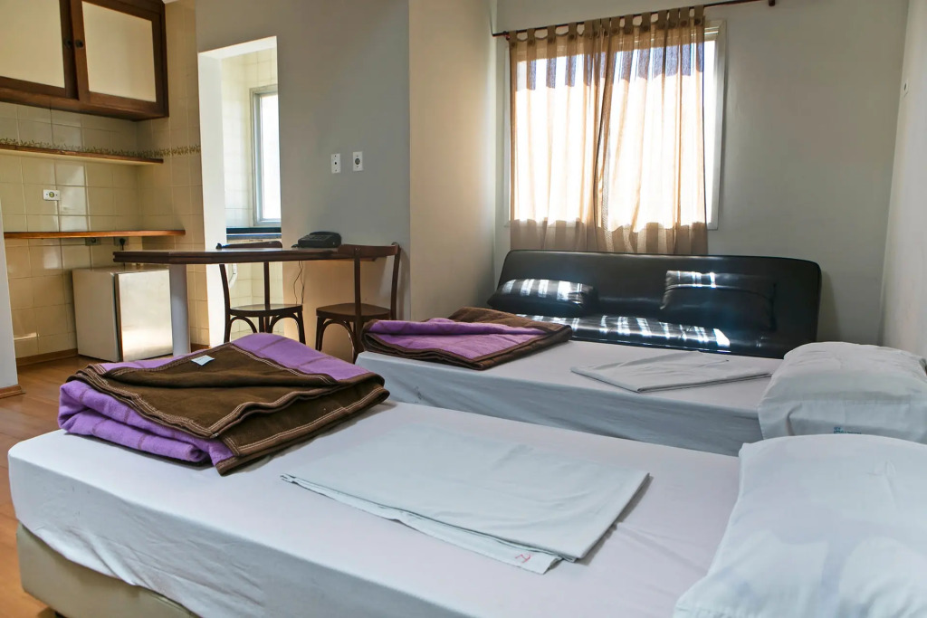 Central Plaza Flat