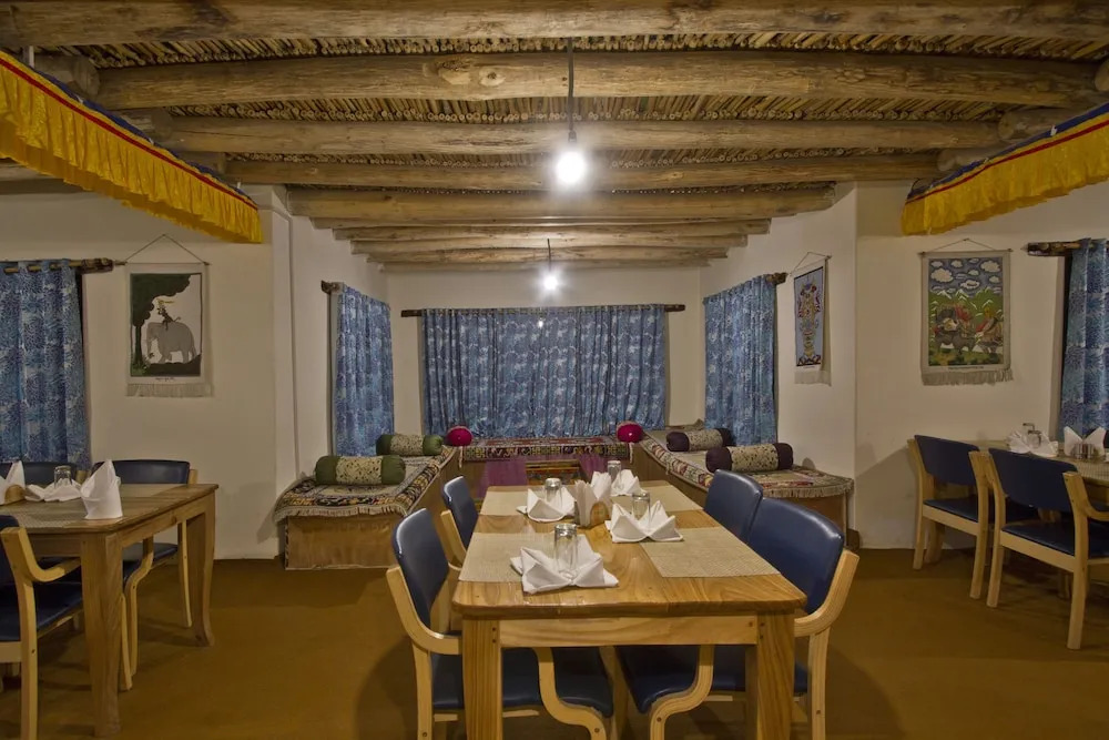 Pangong Retreat Camp