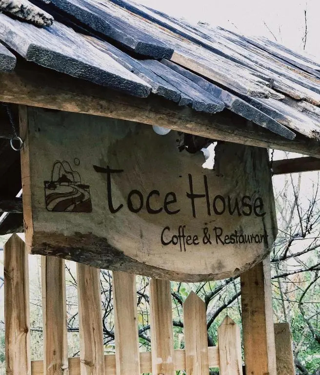 Toce House Tả van