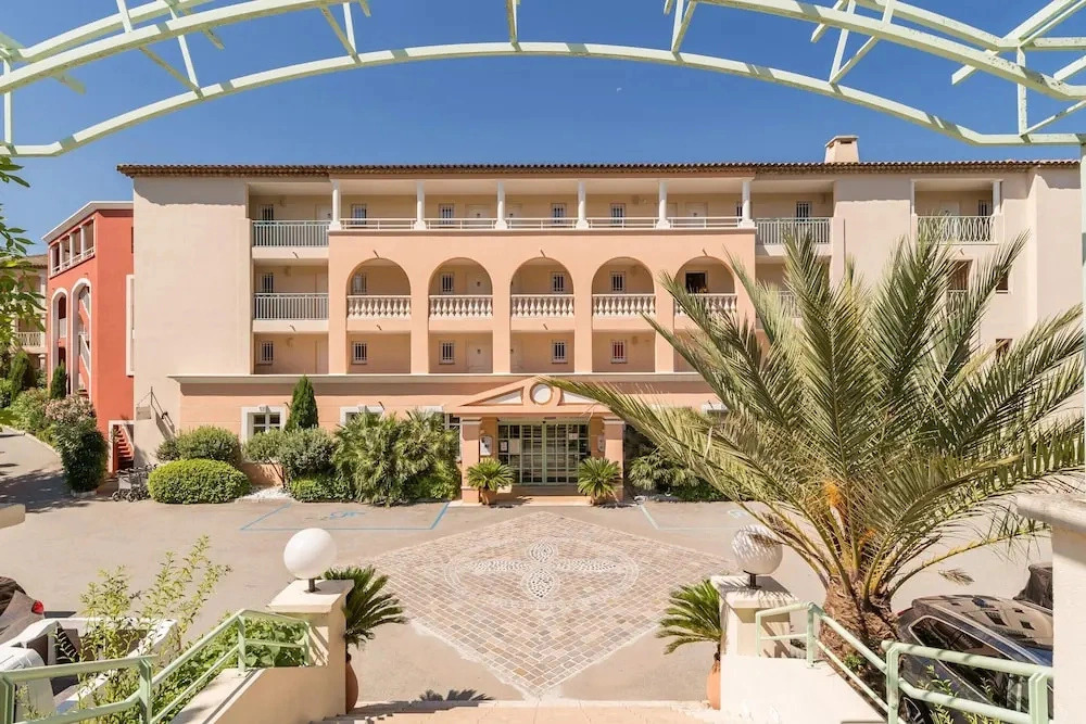 Beautiful French Riviera Apartment for 6