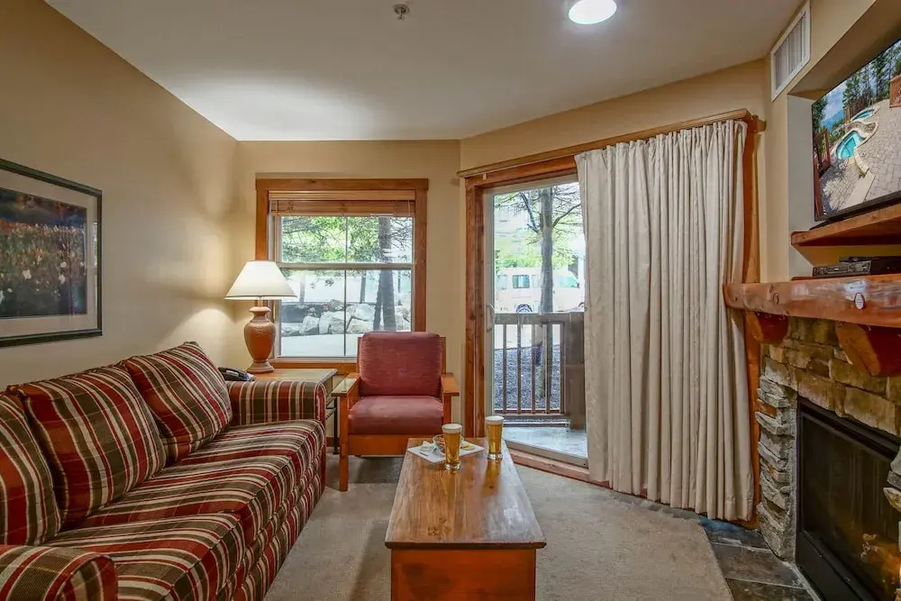 Rimfire 160: Walking Distance to Shops, Restaurants, Starbucks 1 BR Sleeps 4