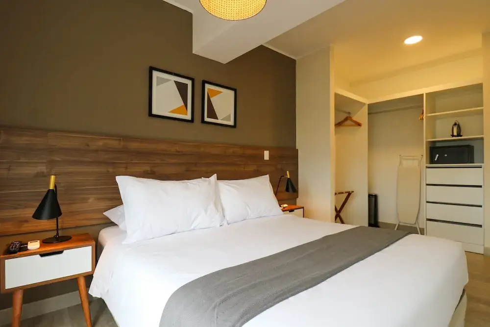 w Admirable 2BR w Modern Balcony in Miraflores