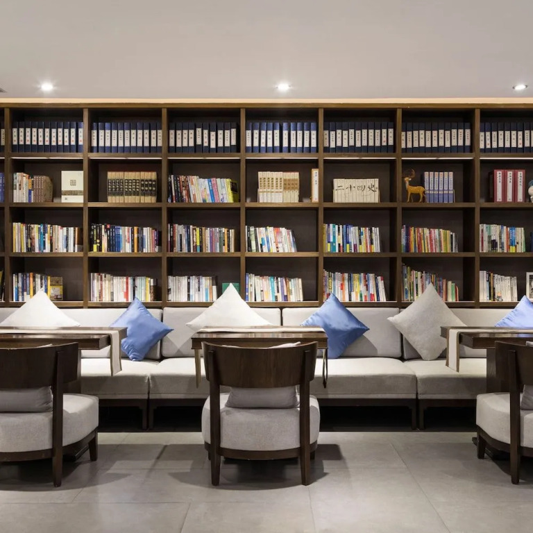 Huali Hotel