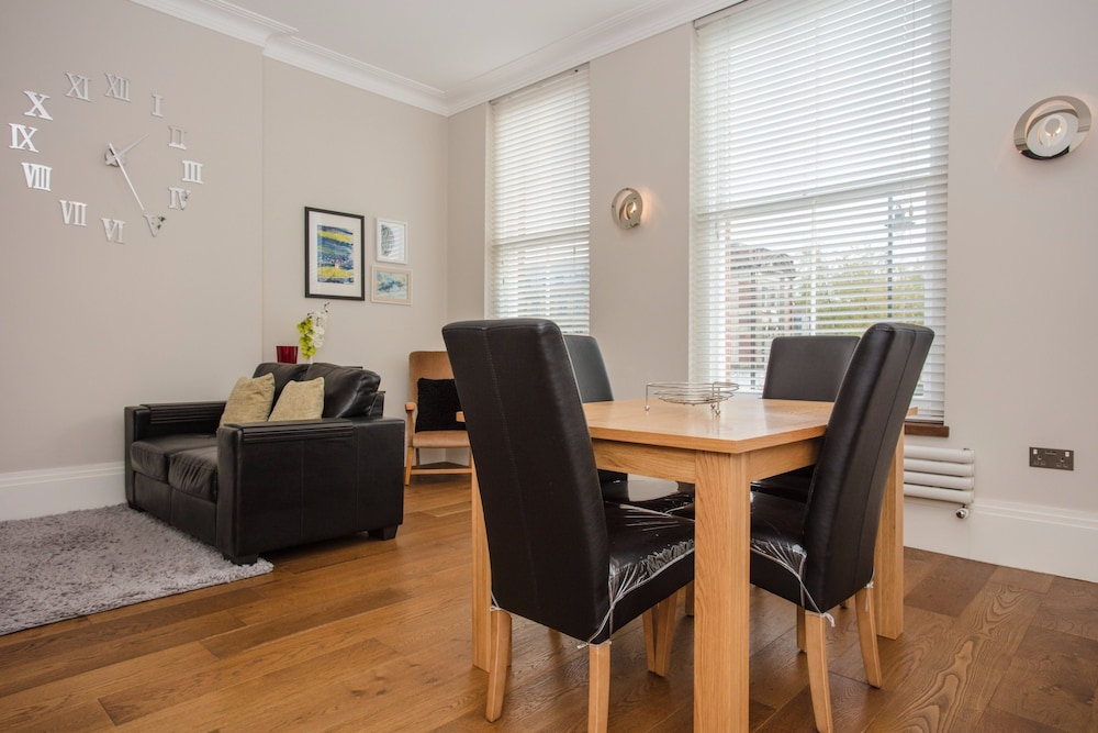 2 Bedroom Apartment in Clapham Accommodates 3