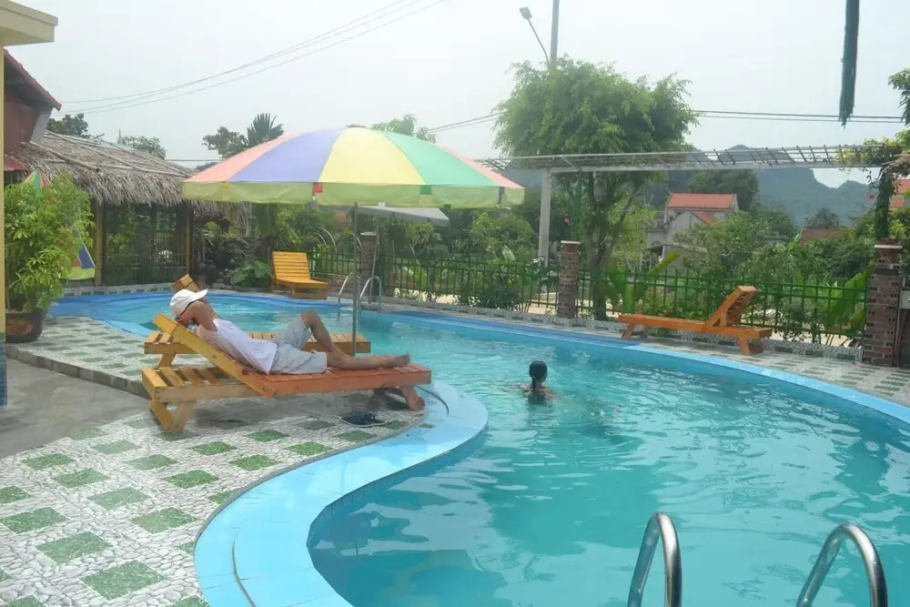 Tam Coc Riverside Bungalow