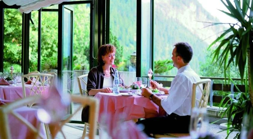 Hotel Alfa Superieur - Leukerbad-Therme