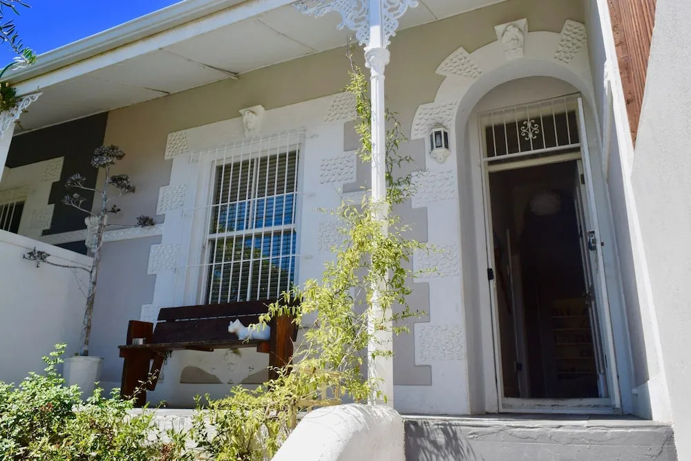 2 Bedroom Home With Private Garden